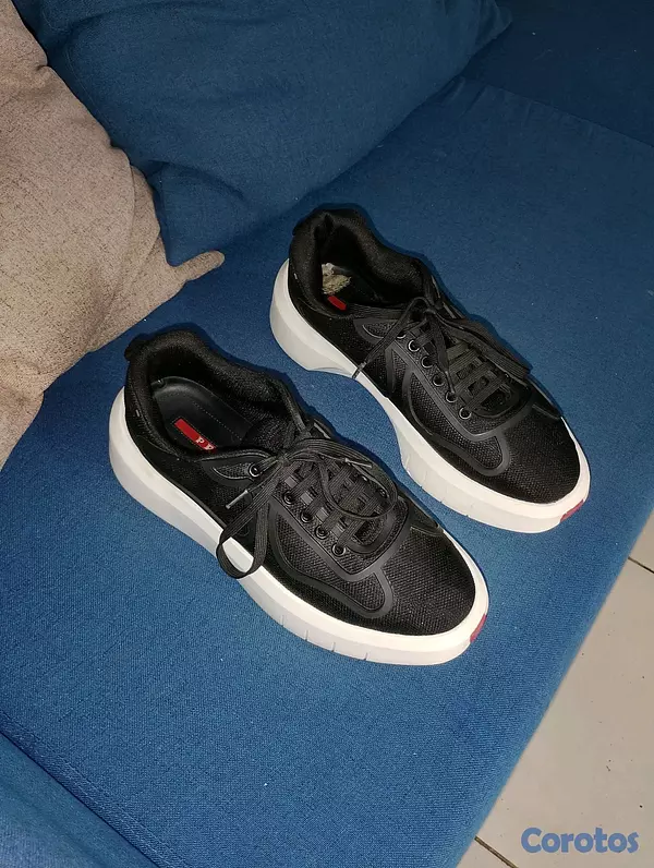 zapatos para hombre - tenis Prada size 9,en muy buena condicion 2
