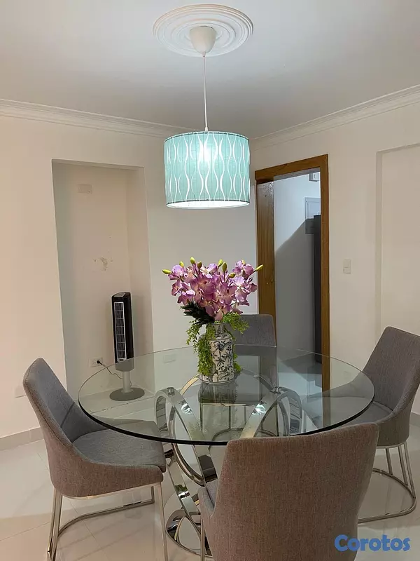 muebles y colchones - Mesa de comedor de lujo con tope de cristal y base niquelada – 4 sillas 2