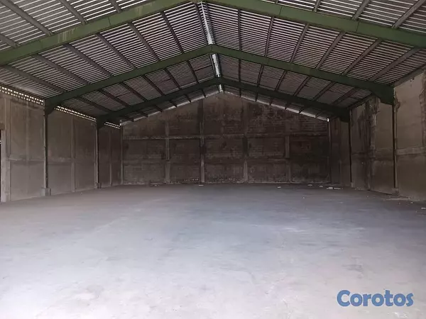 otros inmuebles - Alquilo Nave industrial en El higüero 2