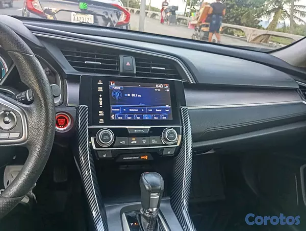 carros - condiciones  de nuevo, un solo dueño en el  país todos los documentos en orden.. 7