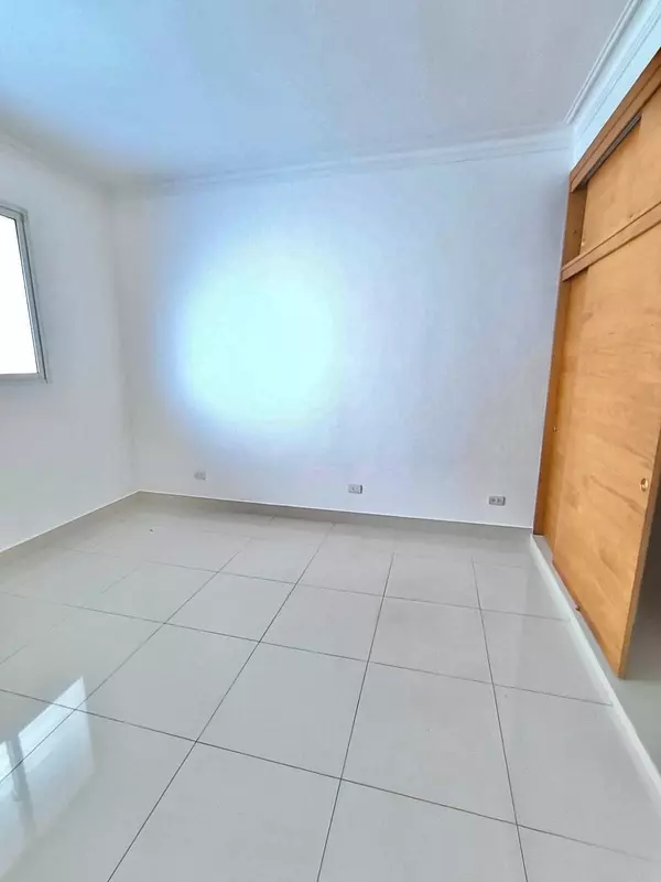 apartamentos - Evaristo Morales Apartamento en Venta 3