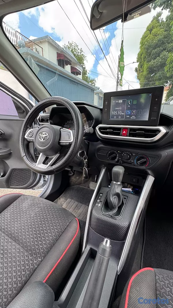 jeepetas y camionetas - Toyota Raize 2024 full-Único dueño 
 9