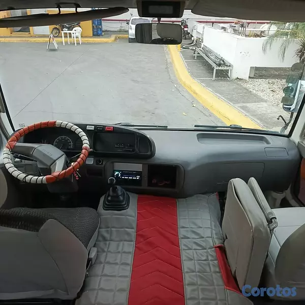 otros vehiculos - Vendo Autobus Toyota Coaster 2011.  2