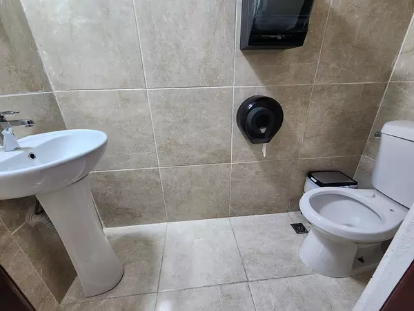 oficinas y locales comerciales - Alquilo Nave de 1,500 metros  en la cuaba  8