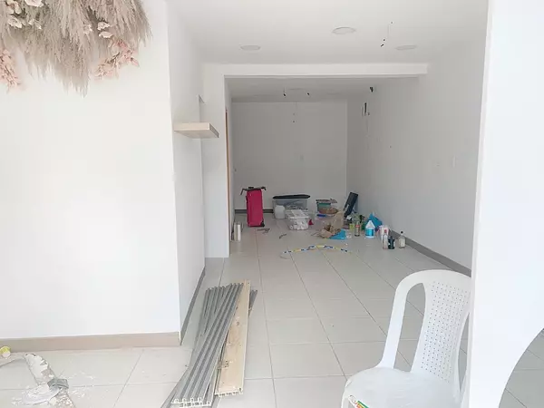 oficinas y locales comerciales - Local céntrico en los prados  10