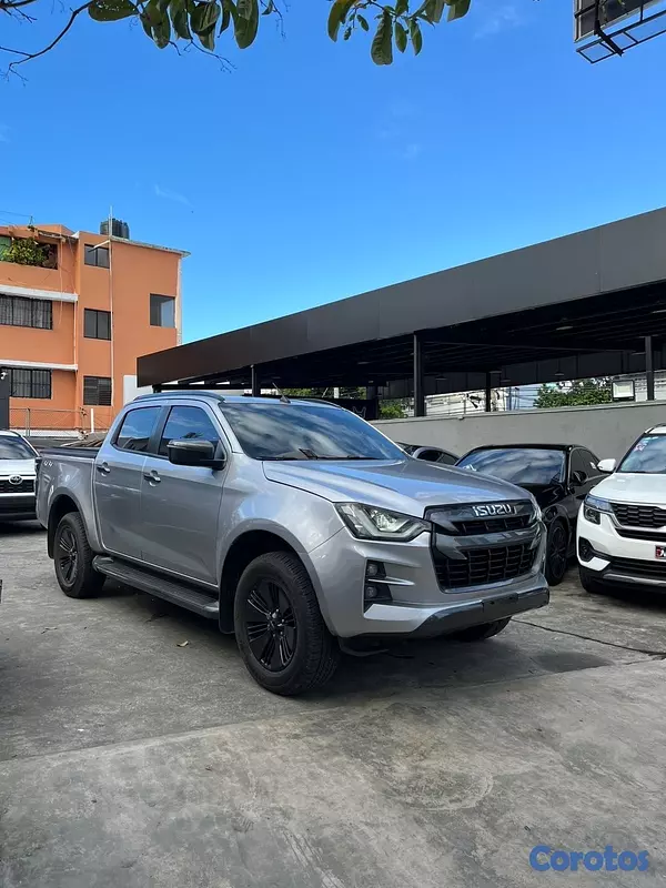 jeepetas y camionetas - Isuzu Dmax LSE 2022
 3