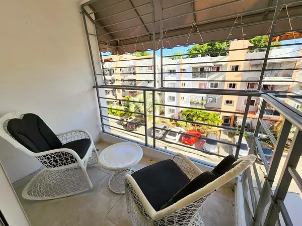 apartamentos - Vendo Oportunidad Apartamento, 4to. Piso con Terraza, Residencial en Alameda  2