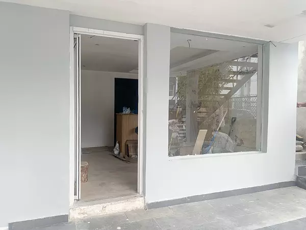 oficinas y locales comerciales - local en Evaristo morales 2