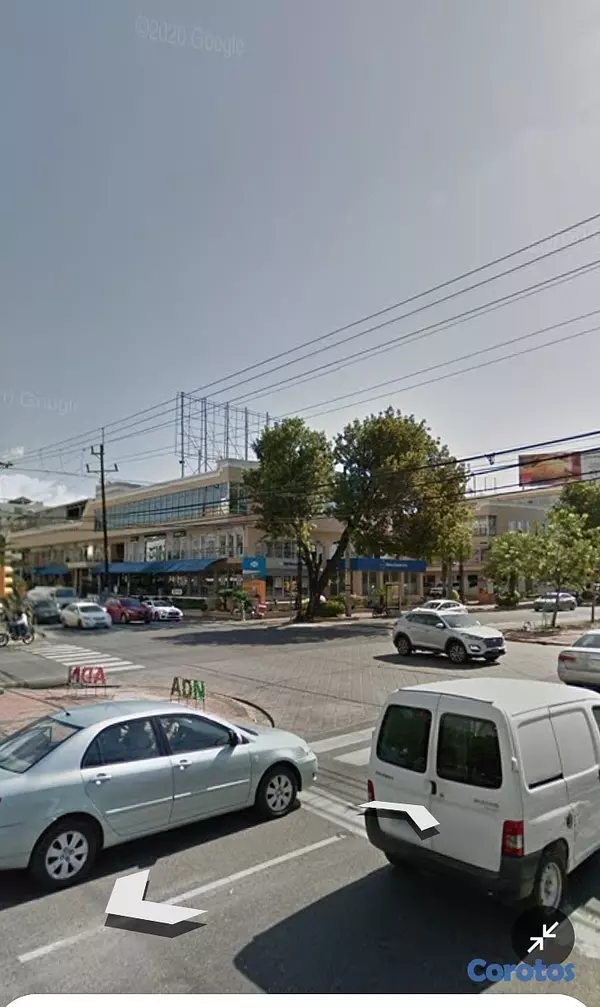 oficinas y locales comerciales - Local en Plaza las Americas Piantini  4