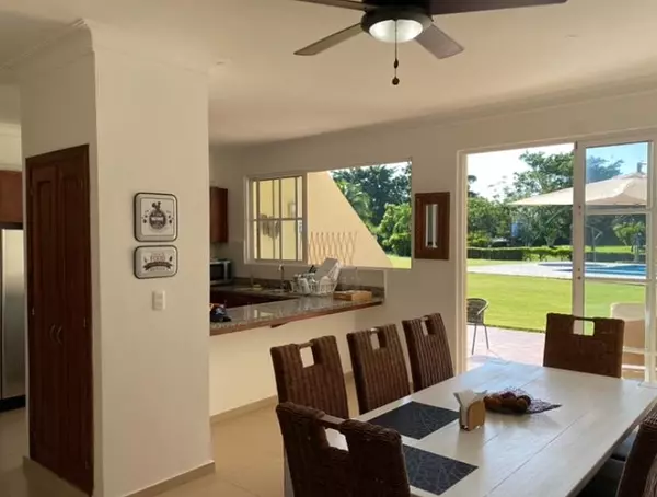 casas - Town House en  alquiler en Metro Country de 2 niveles, Amueblado  4