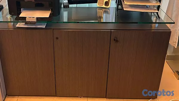 muebles y colchones - Credenza Ejecutiva con Tope de Cristal
