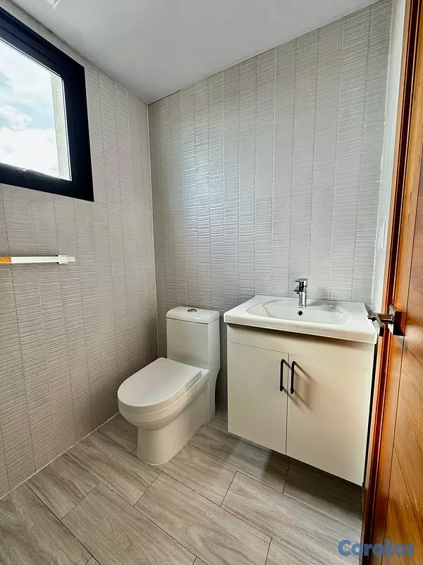 apartamentos - Amplio Apartamento en Venta, 5to Piso, Torre Real, 9