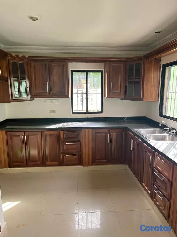 casas - venta de casa en vista hermosa con 598mts de solar santo Domingo este  6