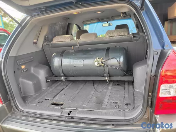 jeepetas y camionetas - Hyundai Tucson  2005 – Precio Negociable 4
