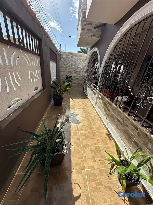 casas - Vendo mansión en la autopista de san Isidro prado oriental Santo Domingo  8