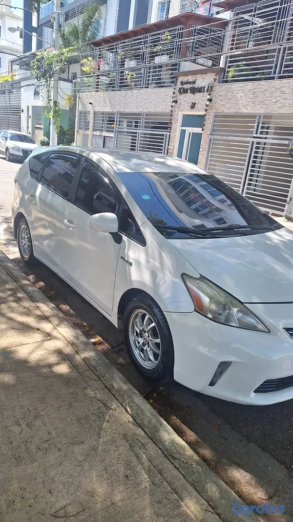 carros - Toyota prius V 13