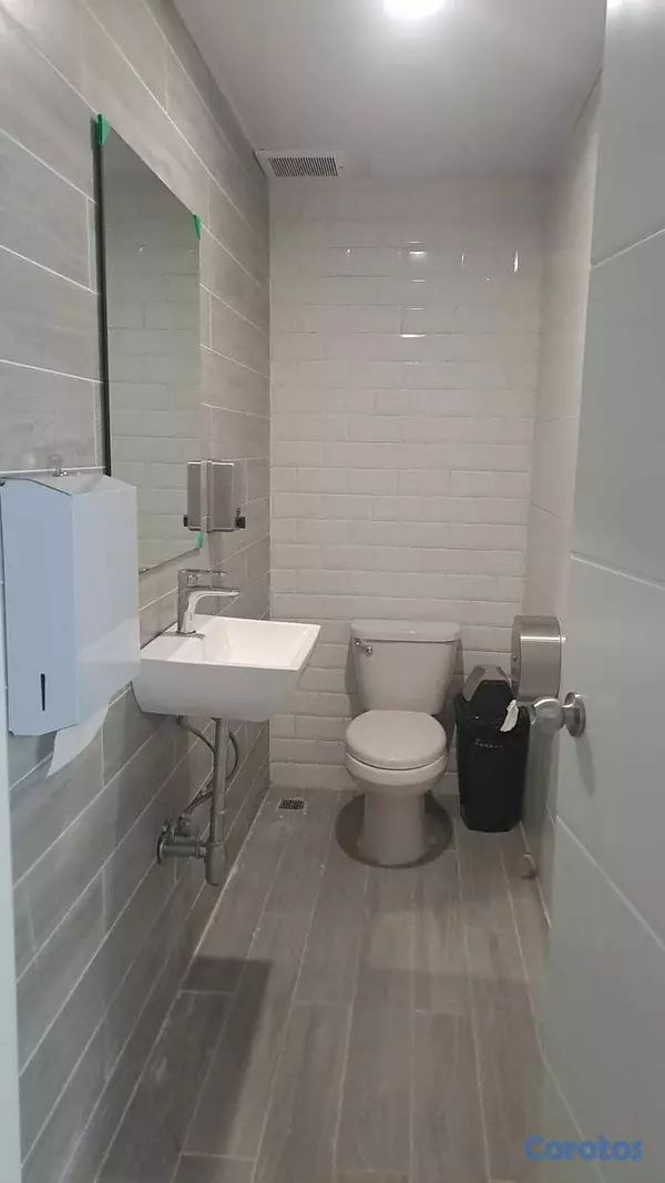 oficinas y locales comerciales - Alquilo Local  comercial  2do piso 80 mts arroyo h 5
