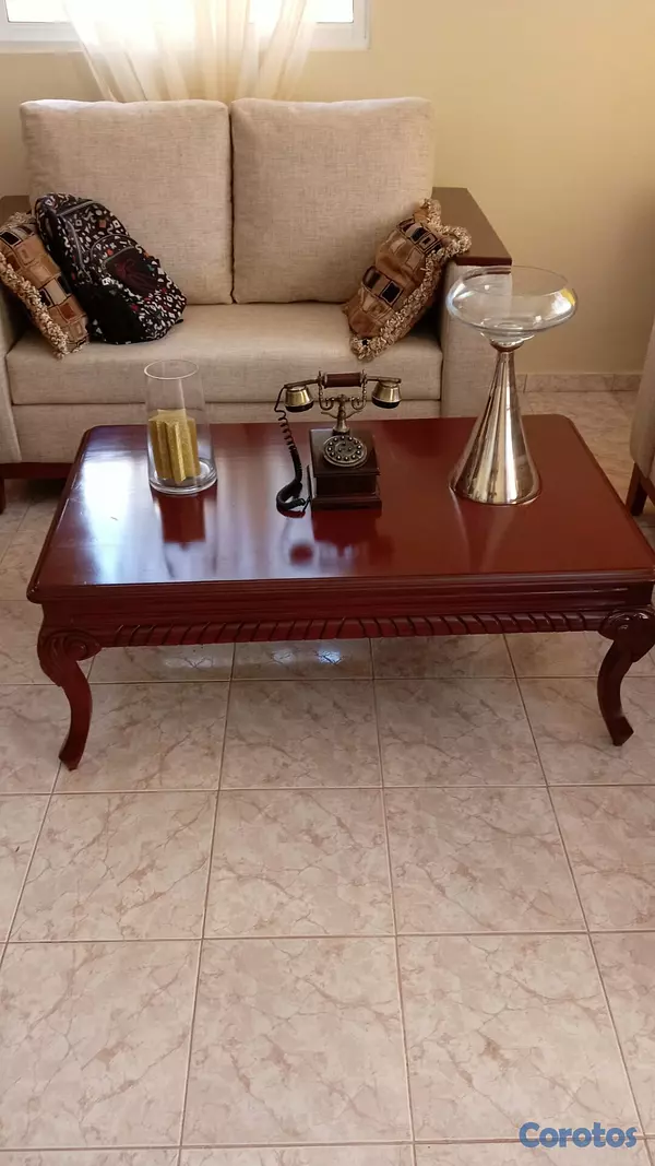 decoración y accesorios - Mesa en caoba 47x28.5 pulg NEGOCIABLE 2