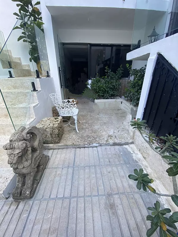 oficinas y locales comerciales - LOCAL COMERCIAL 70M2-BELLA VISTA-JARDINES DEL EMBAJADOR 4