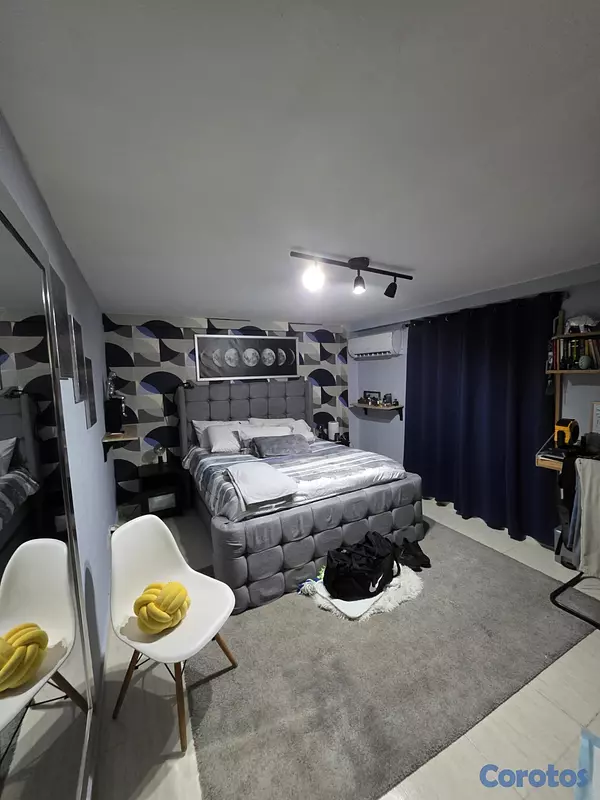 muebles y colchones - Vendo cama Queen con espaldar Memory Foam 2