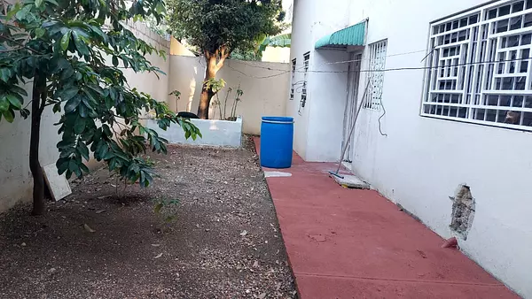 casas - Se vende casa en Los tres Ojos 2