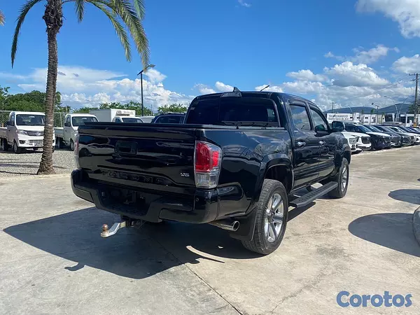 jeepetas y camionetas - TOYOTA TACOMA LIMITED  5