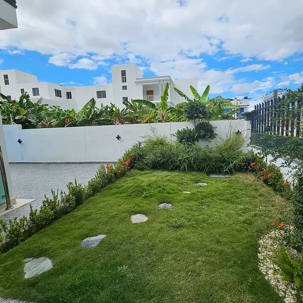 casas - Casa en un proyecto cerrado de la Av Hispanoamericana Santiago de los Caballeros 10