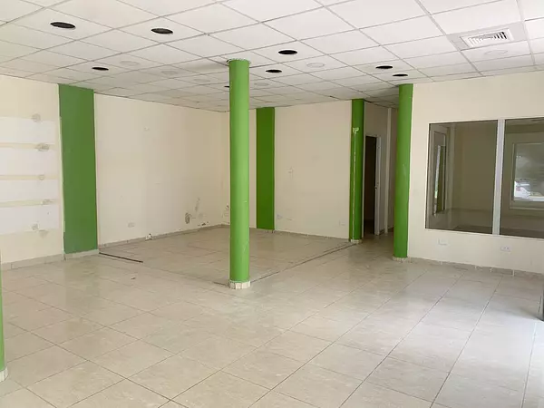 oficinas y locales comerciales - Alquiler local esquinero en Gazcue  4