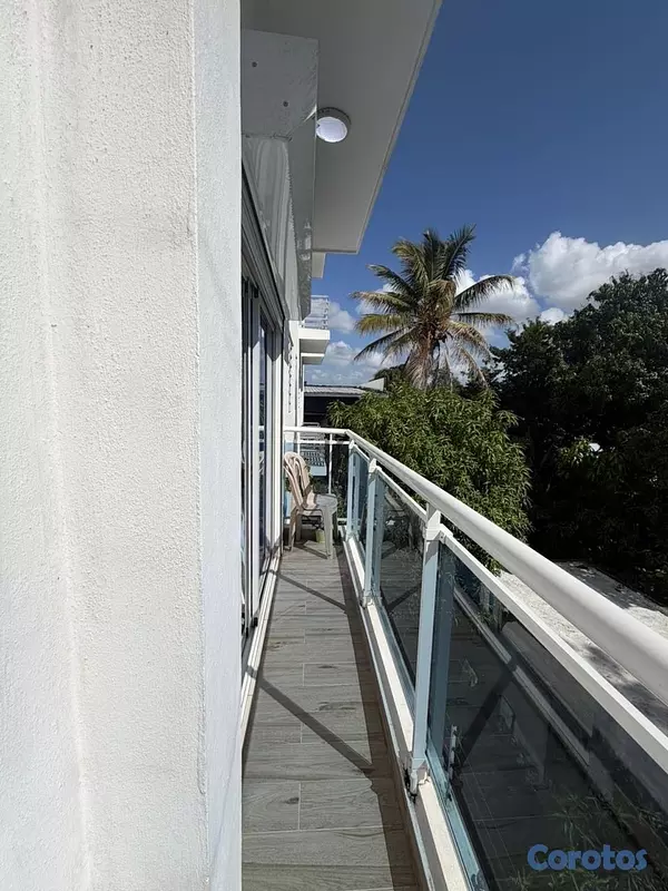 apartamentos - vendo en el millón tercer nivel tres habitaciones 2.5 baños dos parqueos balcón 2
