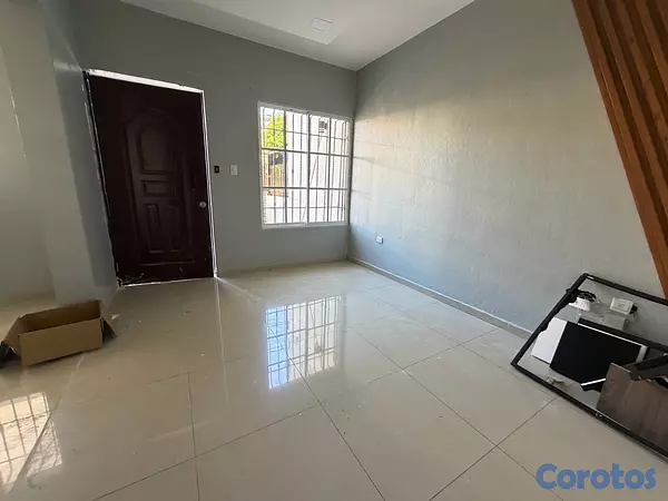 casas - vendo casa de dos niveles Independencia tres habitaciones 2.5 baños marquesina  8