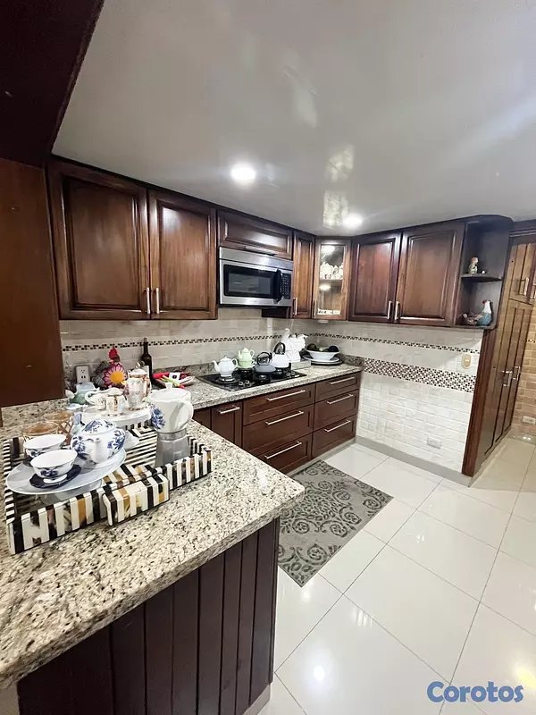 casas - vendo casa los restauradores 4 habitaciones con baño 4 parqueos jacuzzi terraza 14