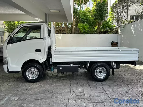 jeepetas y camionetas - Isuzu Traviz 2026 5