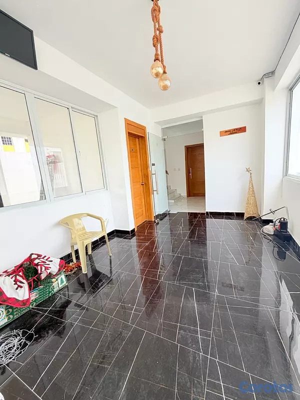 apartamentos - venta de apartamento de 190mts primer piso con patio en autopista de san isidro  7
