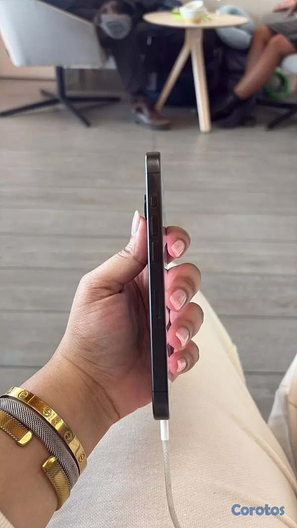 celulares y tabletas - IPHONE 15 PRO 4