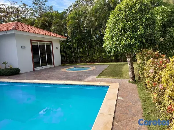 casas vacacionales y villas - Villa Exclusiva y Amueblada en Metro Country Club, Juan Dolio 10