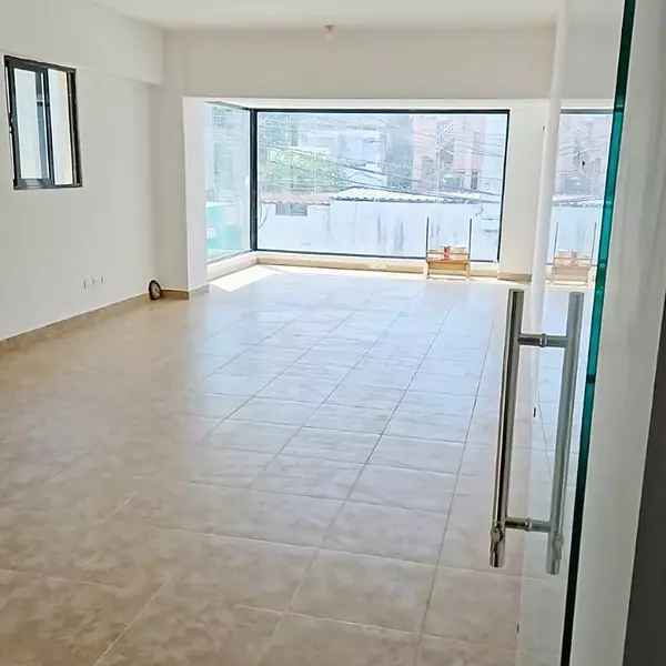 oficinas y locales comerciales - Local céntrico en Arroyo hondo  4