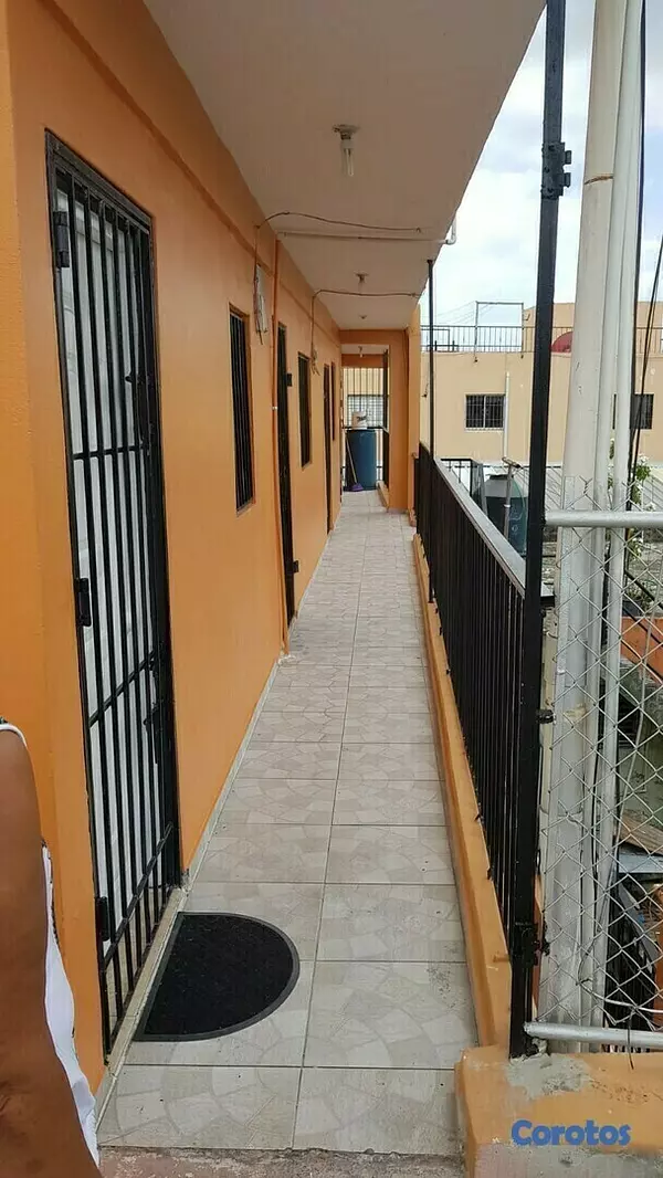 oficinas y locales comerciales - Edificio de uso mixto en Villa Consuelo  4