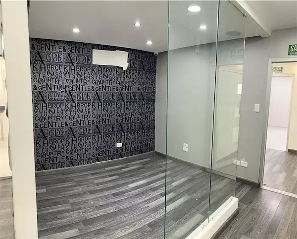 oficinas y locales comerciales - Local comercial en el millon 8