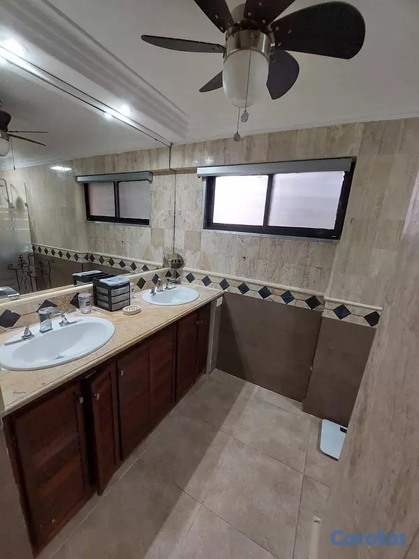 apartamentos - VENTA EN LA JULIA apartamento 3 hab., 2 baños, 2 parqueos, 2do. Nivel 9