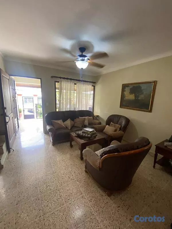 casas - Casa en venta de 3 habitaciones 2 baños en venta e 18