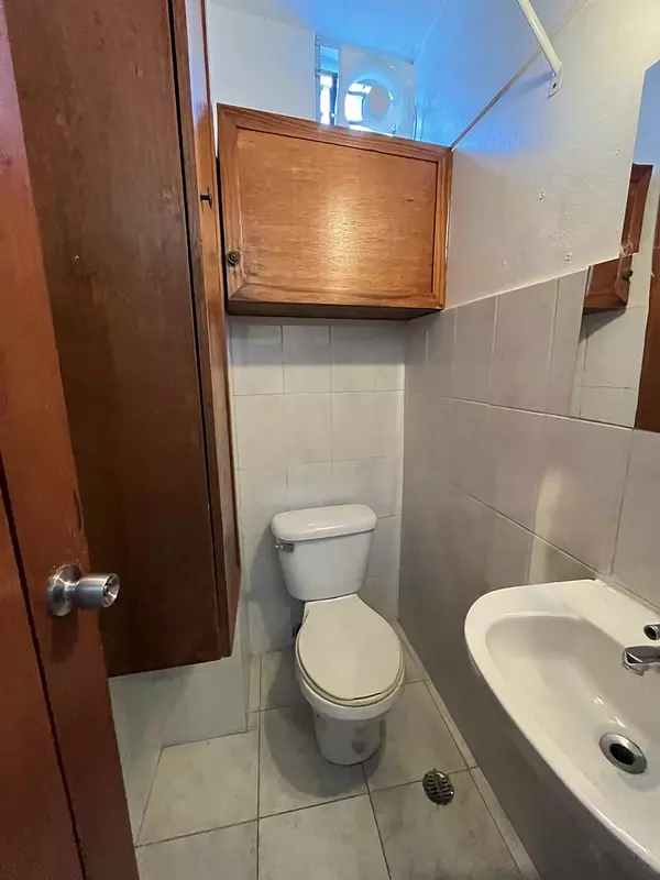 oficinas y locales comerciales - Oficina amueblada en alquiler en Arroyo hondo viejo cerca de la Av 27 de Febrero 10
