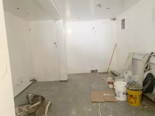 oficinas y locales comerciales - local en Evaristo morales 5