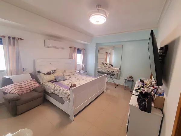 apartamentos - Se vende apartamento en Naco 7