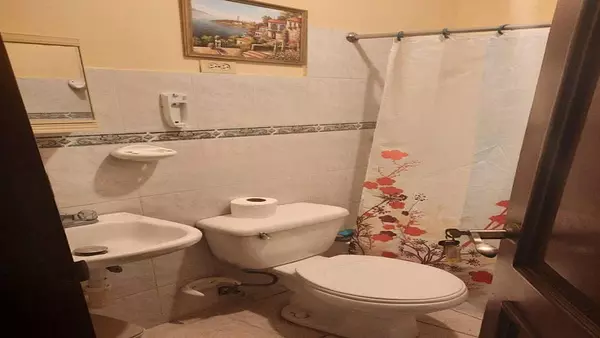 casas - Vendo casa de  2 niveles en La Jacobo Majluta 4
