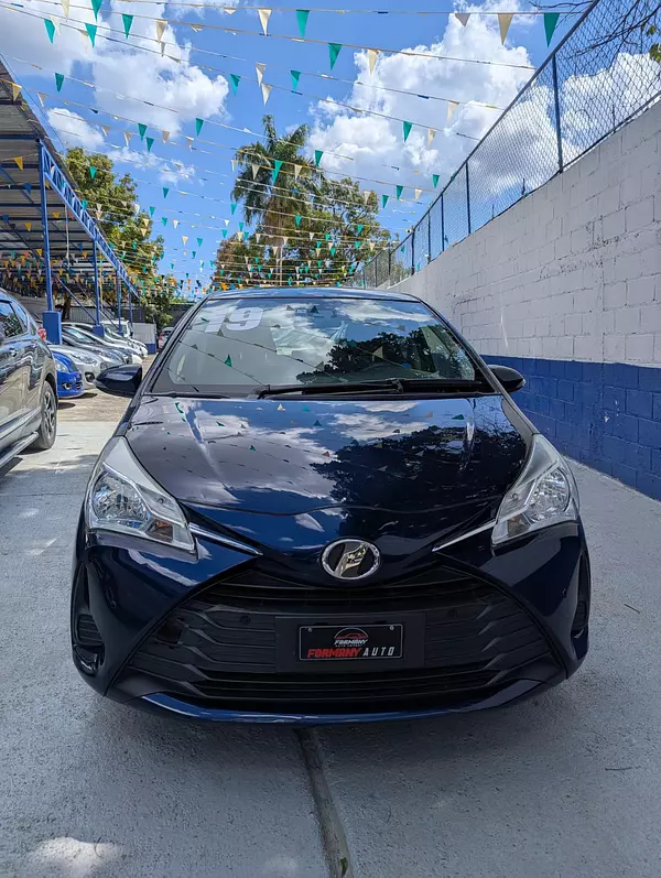 carros - TOYOTA VITZ 3