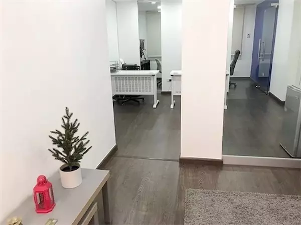 oficinas y locales comerciales - Local céntrico y amoblado en Naco  5