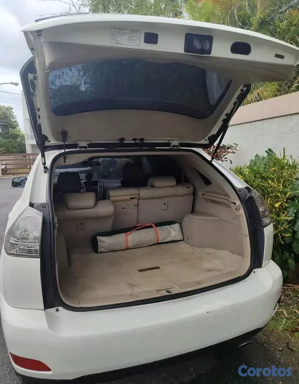 jeepetas y camionetas - 🚗 ¡Oportunidad! Toyota Lexus RX 330 2004 – Lujo, confiabilidad 8