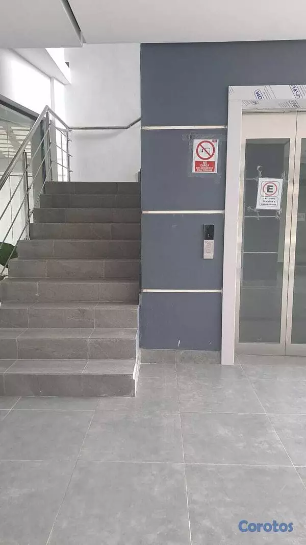 oficinas y locales comerciales - Alquilo Local  comercial  2do piso 80 mts arroyo h 7