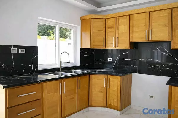 casas - casa cómoda y amplia en puerto plata  6