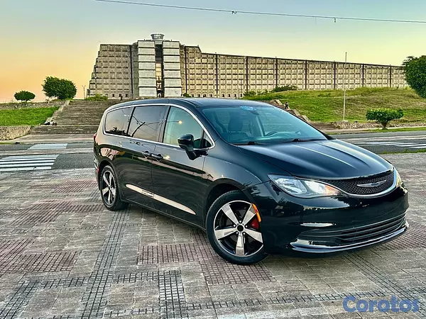 jeepetas y camionetas - Oportunidad Chrysler Pacífica  5
